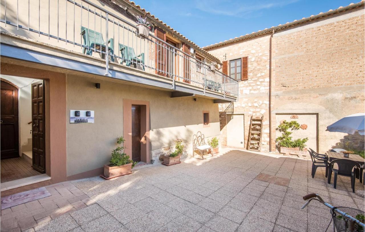 Gorgeous Home In Montalcino With Kitchen Экстерьер фото