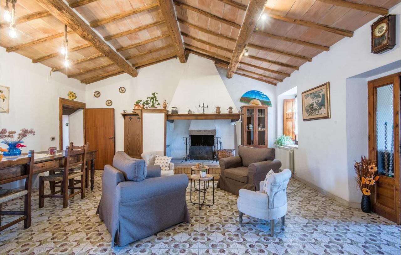 Gorgeous Home In Montalcino With Kitchen Экстерьер фото